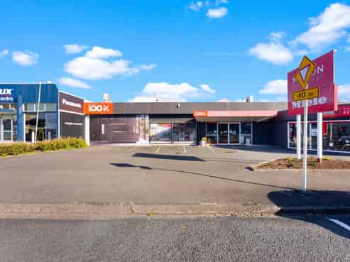 Prime Gill Street retail showroom