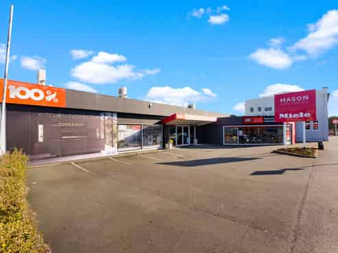 Prime Gill Street retail showroom