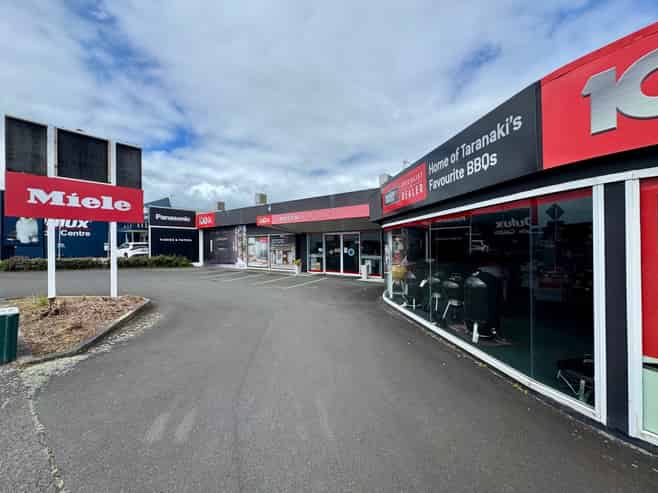 Prime Gill Street retail showroom