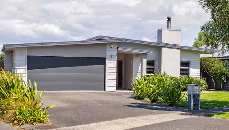 3 Pohutukawa Grove, Lytton West