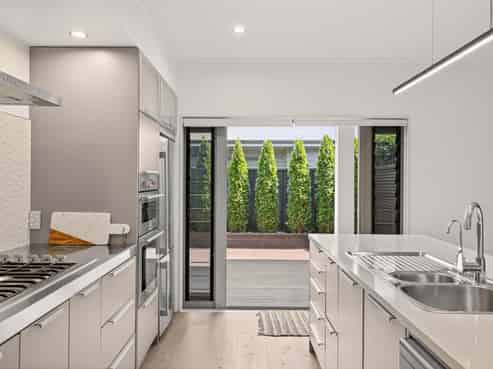 3 Pohutukawa Grove, Lytton West