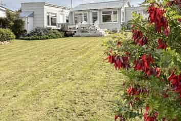 11 Moana Street, Riverton