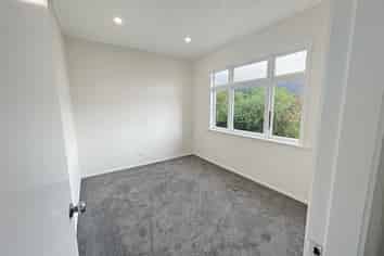 5 Hacker Street , Masterton