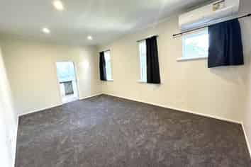 5 Hacker Street , Masterton