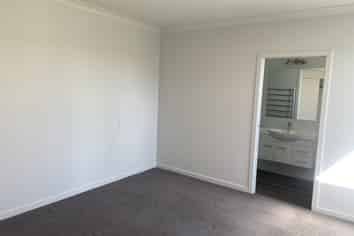 19 Welsh Road, Winton