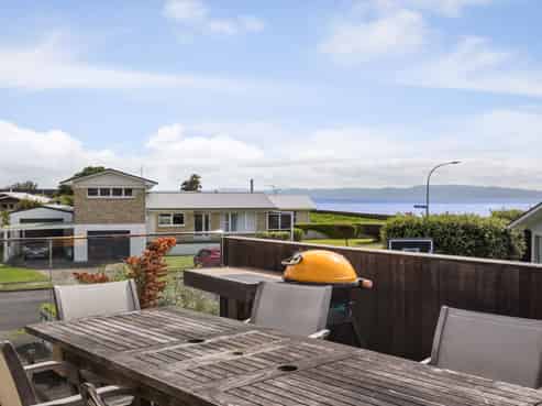 208 Centennial Avenue, Thames