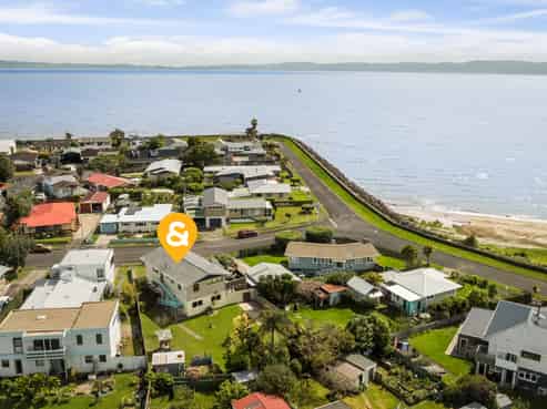 208 Centennial Avenue, Thames