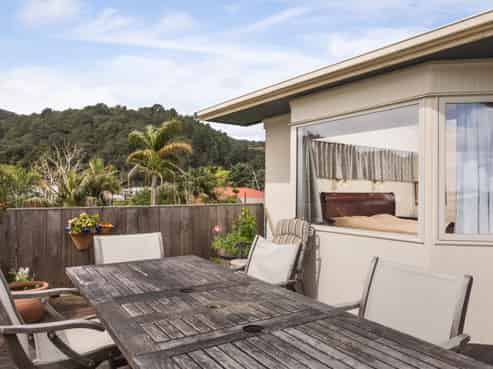 208 Centennial Avenue, Thames