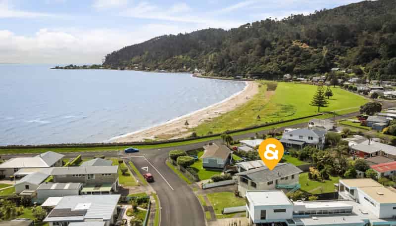 208 Centennial Avenue, Thames