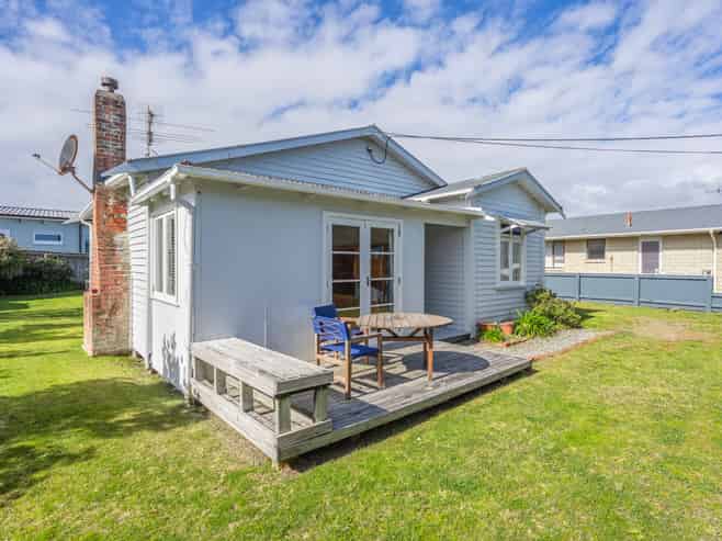 13 Waimea Road, Waikanae Beach