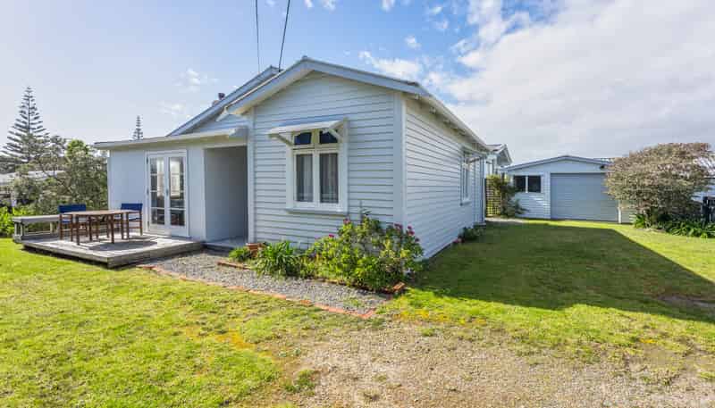13 Waimea Road, Waikanae Beach