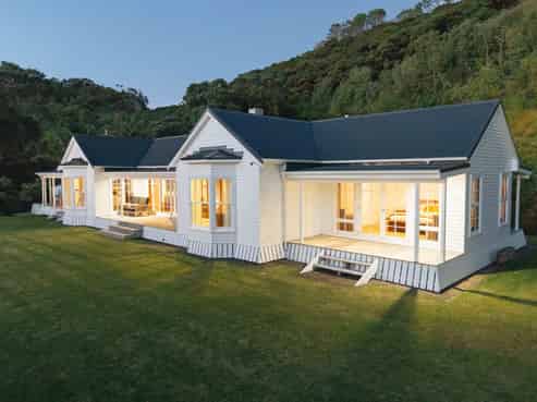 1 Motuarohia Island, Russell