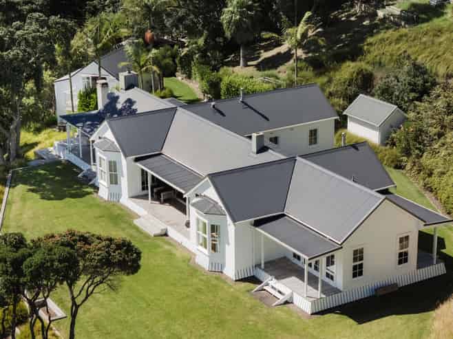 1 Motuarohia Island, Russell