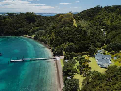 1 Motuarohia Island, Russell