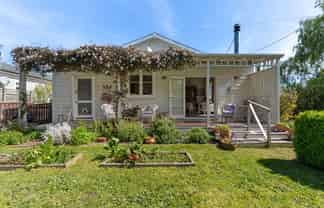 22 Rhodes Street, Carterton