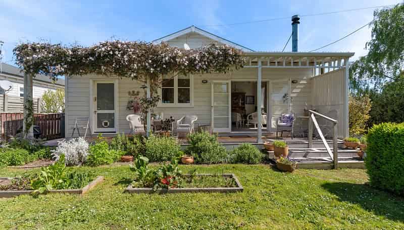 22 Rhodes Street, Carterton