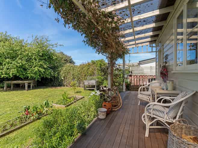22 Rhodes Street, Carterton
