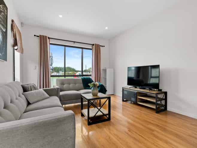 11 Sapwood Crescent, Takanini