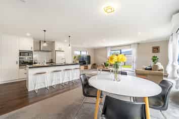  36 Te Kaeaea Crescent, Wallaceville