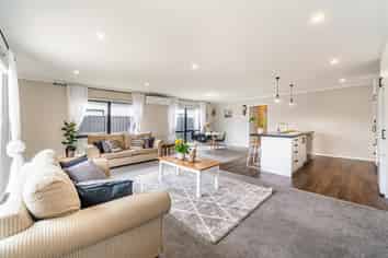  36 Te Kaeaea Crescent, Wallaceville