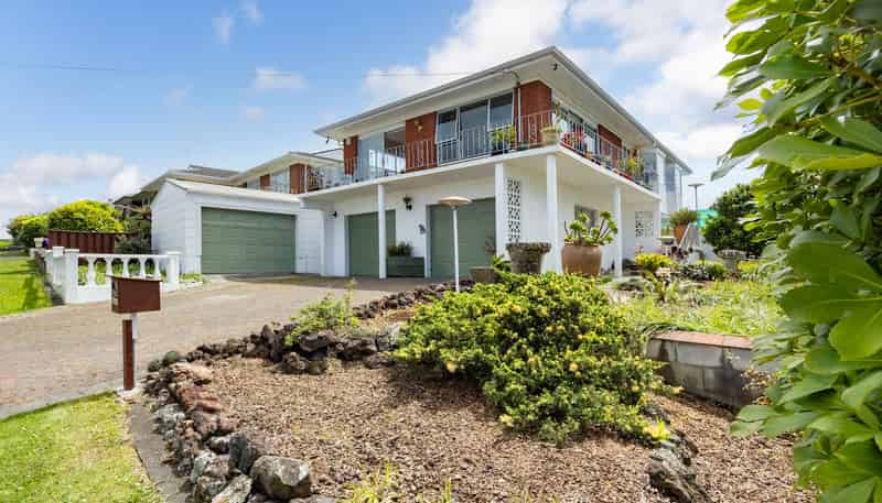 174 Royal Road, Massey