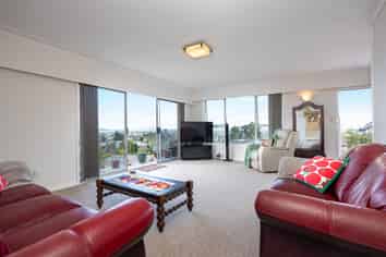 174 Royal Road, Massey