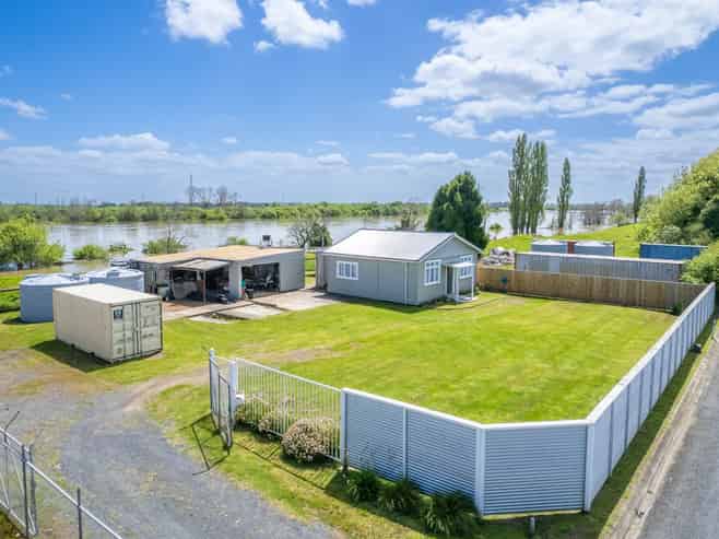 3824 State Highway 1, Huntly