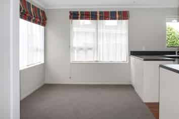 37 Humphries Place , Awapuni