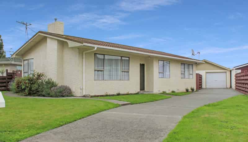 37 Humphries Place , Awapuni