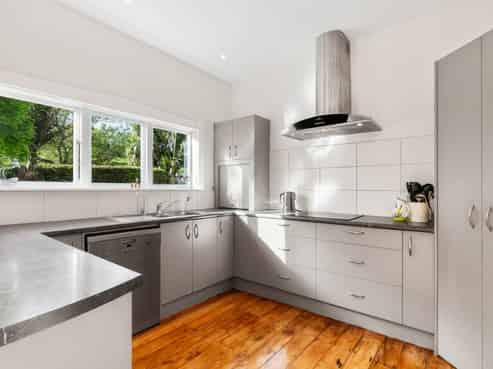 3 Beaver Road East, Bombay