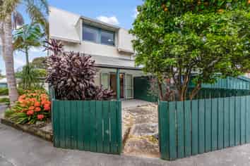 25/1 Water Street, Otahuhu