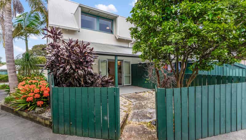 25/1 Water Street, Otahuhu