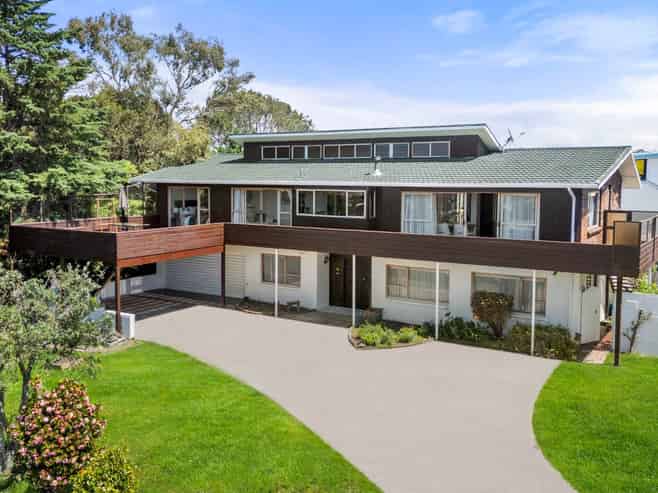 54 Sartors Avenue, Browns Bay