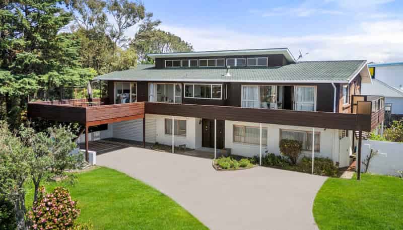 54 Sartors Avenue, Browns Bay