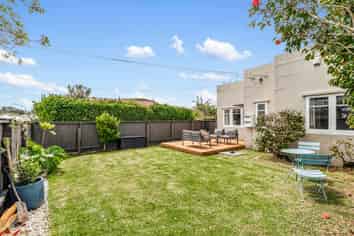 4 Barrack Road, Mount Wellington