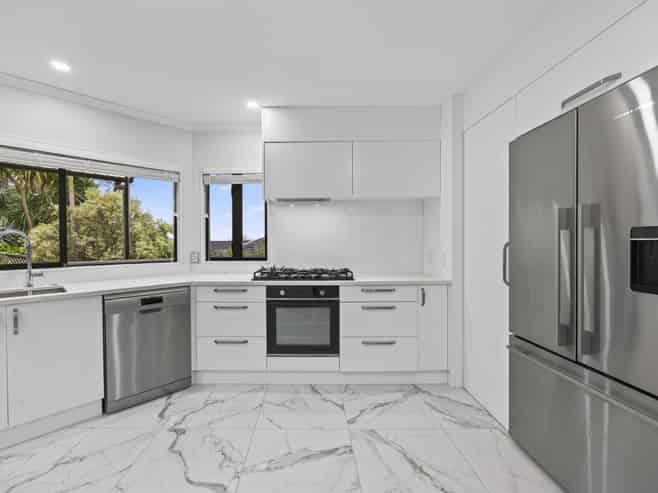 23 Hogarth Rise, West Harbour