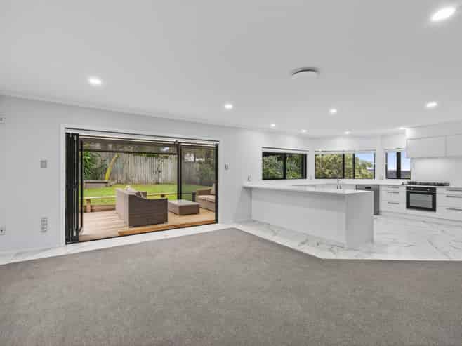 23 Hogarth Rise, West Harbour