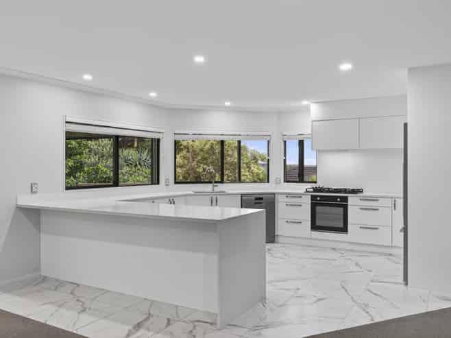 23 Hogarth Rise, West Harbour