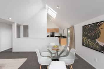 1/1010 Colombo Street, Saint Albans