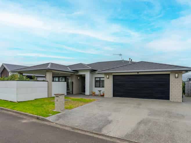 83 Kotuku Drive, Paraparaumu Beach