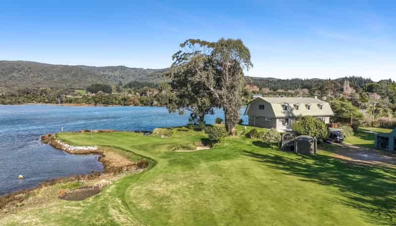 1232 Takaka-Collingwood Highway, Onekaka