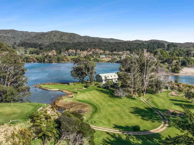 1232 Takaka-Collingwood Highway, Onekaka