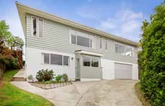 30 Turriff Crescent, Tawa