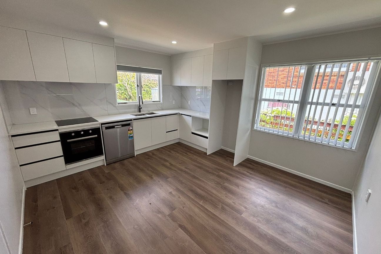 Newly Renovated 3 Bedroom House - Widok 4