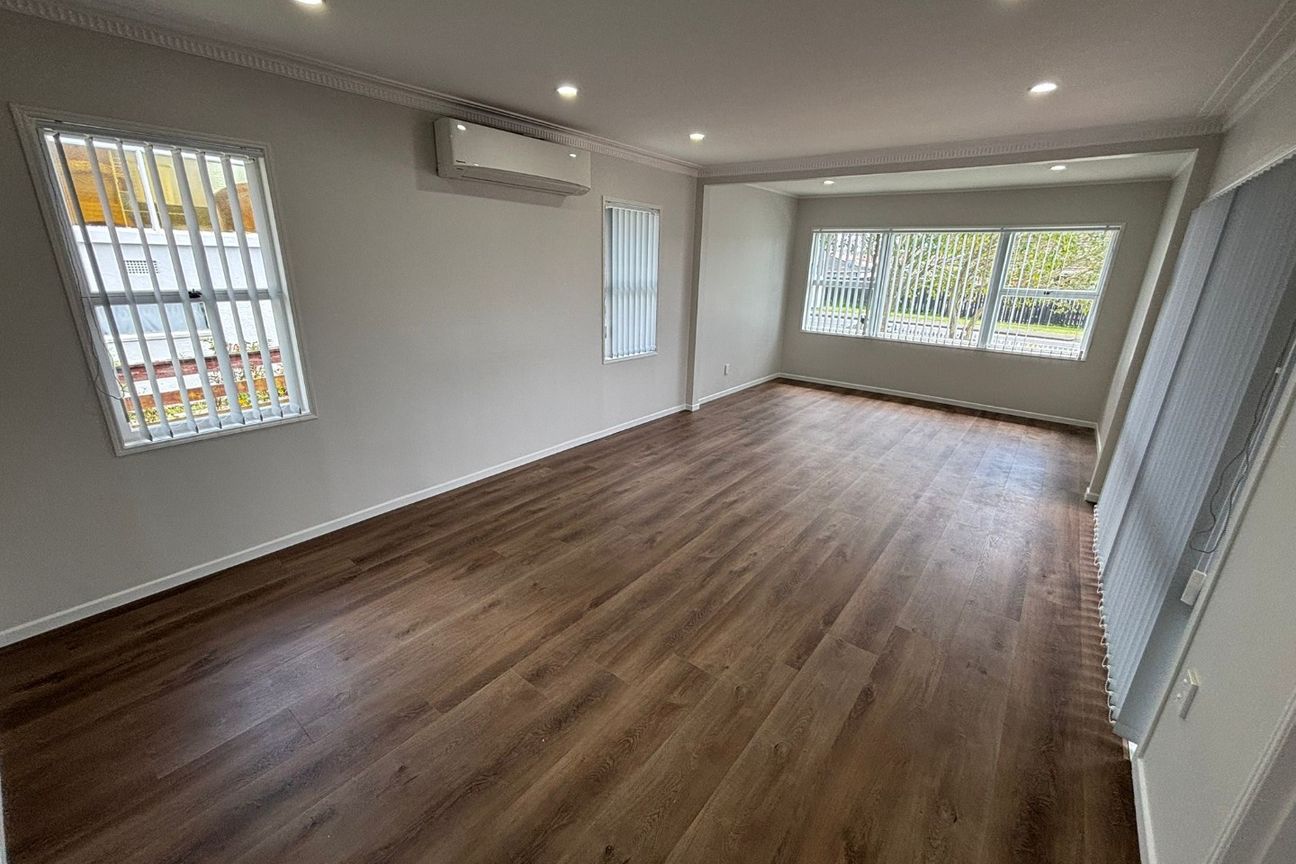 Newly Renovated 3 Bedroom House - Widok 2