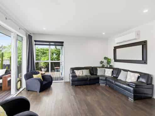 112 Hills Road, Edgeware