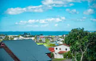 2D Robin Lane, Browns Bay