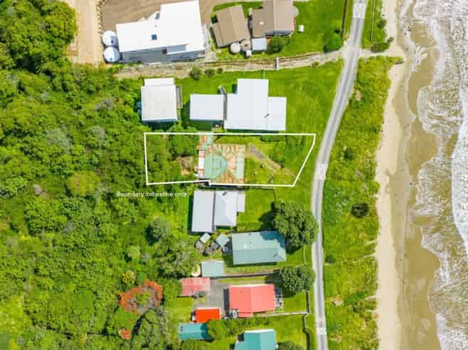 202 Pourerere Beach Road, Pourerere
