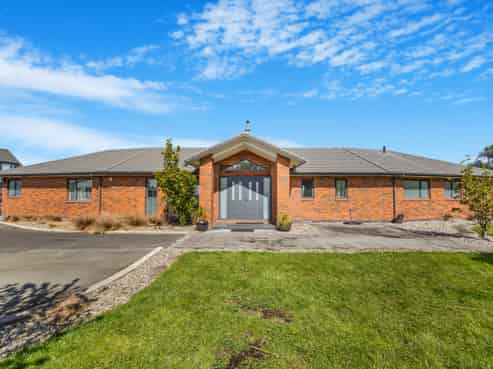 64 Scroggs Hill Road, Brighton