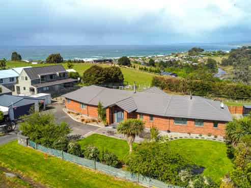 64 Scroggs Hill Road, Brighton